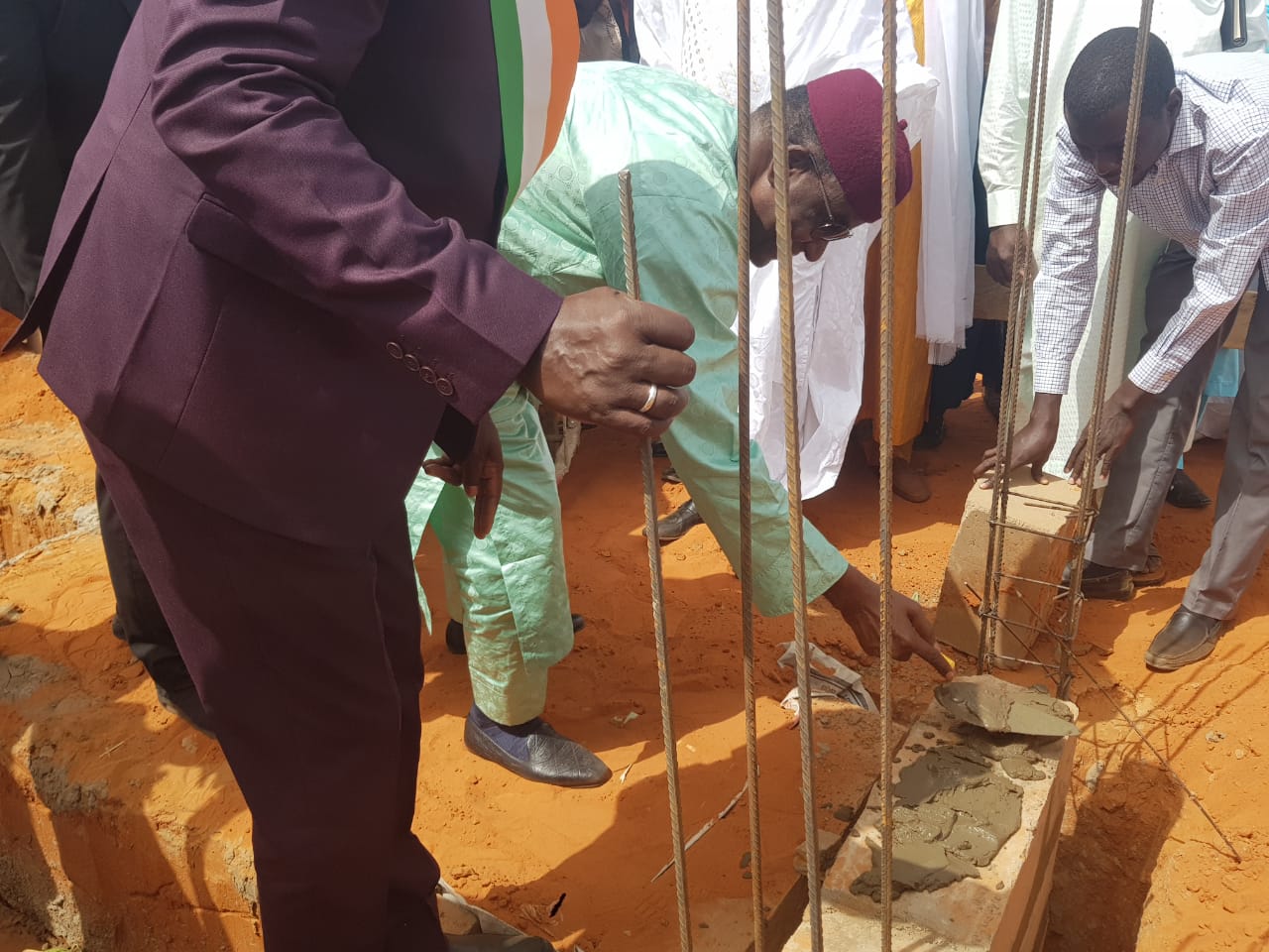 Lire la suite à propos de l’article Lancement des travaux de construction de 2331 salles de classes sur l&rsquo;ensemble du territoire              
