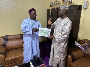 Lire la suite à propos de l’article Le président du conseil de  la ville de Tahoua reçoit un témoignage officiel de Satisfaction du Ministre de l&rsquo;Education Nationale, Pr Ibrahim Natatou.