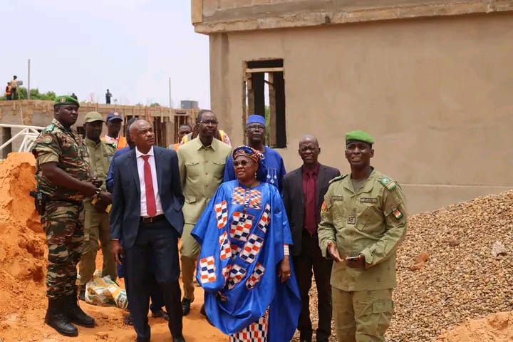 Lire la suite à propos de l’article Visite des chantiers du Collège Scientifique de Niamey