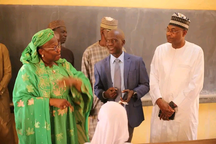 Lire la suite à propos de l’article Visite inopinée au Collège Scientifique de Niamey